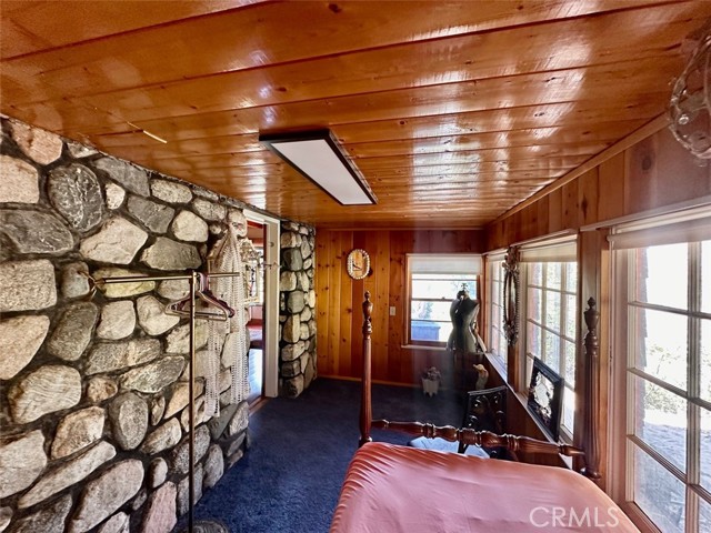 39722 Valley Of The Falls Drive, Forest Falls CA: https://media.crmls.org/medias/11cb867a-a9e9-497b-8d2f-f28d88402794.jpg