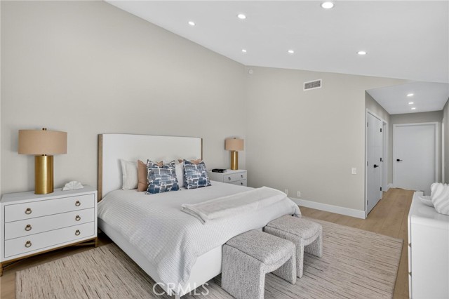 10 White Water Drive, Corona del Mar CA: https://media.crmls.org/medias/11cbe99a-548f-4a8f-8638-00ddd420db56.jpg