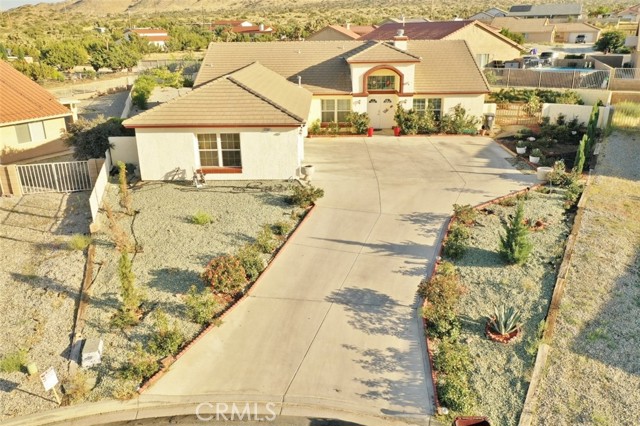 57281 Titian Court, Yucca Valley CA: https://media.crmls.org/medias/11cc3823-f42a-4cd2-bbdf-9e35b2adab2c.jpg