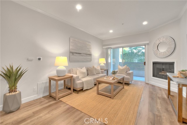 Detail Gallery Image 2 of 51 For 300 N El Molino Ave #118,  Pasadena,  CA 91101 - 2 Beds | 2 Baths