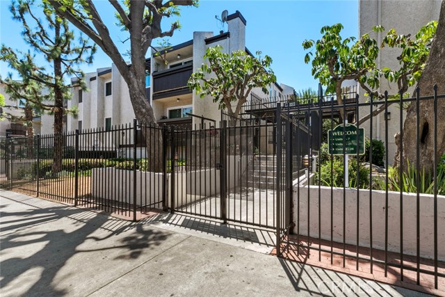 8801 Cedros Avenue, Panorama City CA: https://media.crmls.org/medias/11cca050-9053-492d-8c27-869eed49e7ea.jpg