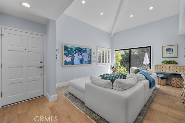 Detail Gallery Image 3 of 40 For 1 Coronado Ct, Manhattan Beach,  CA 90266 - 3 Beds | 2/1 Baths