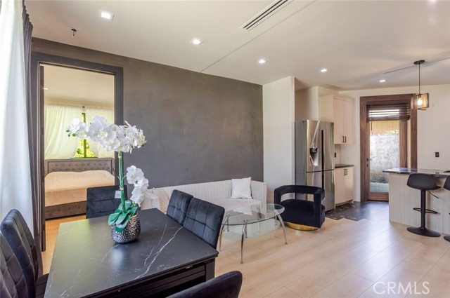 Detail Gallery Image 8 of 37 For 8252 Morse Ave, North Hollywood,  CA 91605 - 3 Beds | 3 Baths