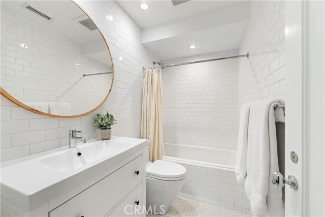31602 Santa Rosa Drive, Laguna Beach CA: https://media.crmls.org/medias/11cdb65e-9d86-44d3-9f94-1309e8f17d81.jpg