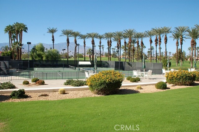 144 Desert Falls Circle, Palm Desert CA: https://media.crmls.org/medias/11cdd2f2-9f0e-48fa-94eb-9deccc59da96.jpg
