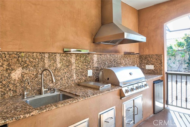 Detail Gallery Image 45 of 61 For 415 Birmingham Rd, Burbank,  CA 91504 - 4 Beds | 3/1 Baths