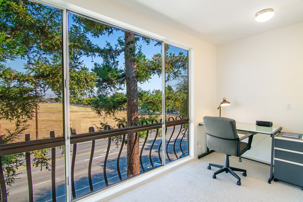 Detail Gallery Image 5 of 24 For 12720 Burbank Bld #304,  Valley Village,  CA 91607 - 2 Beds | 2 Baths