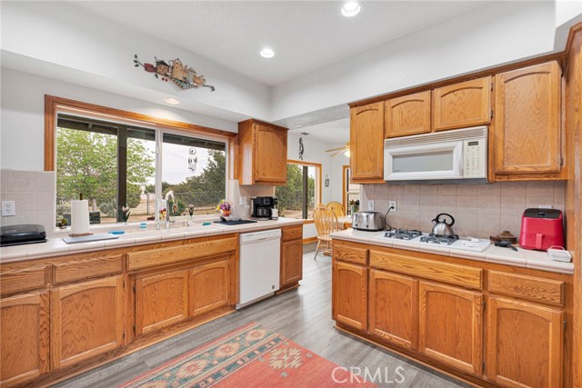 Detail Gallery Image 21 of 61 For 12830 Cedar, Hesperia,  CA 92344 - 3 Beds | 2/1 Baths