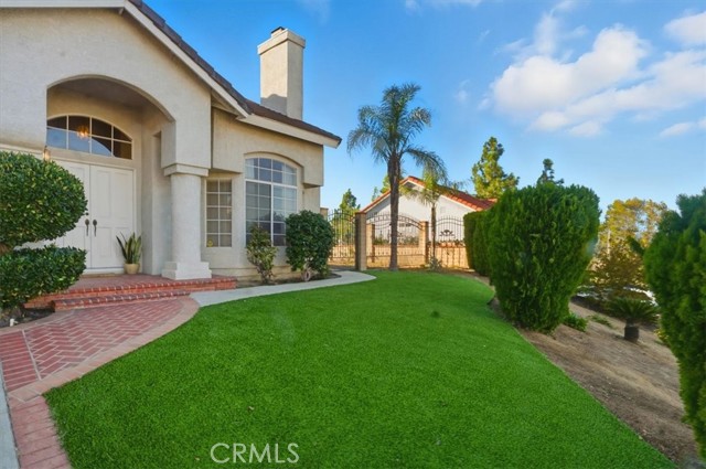 Detail Gallery Image 3 of 64 For 6721 Silver Oak, Riverside,  CA 92506 - 5 Beds | 3 Baths