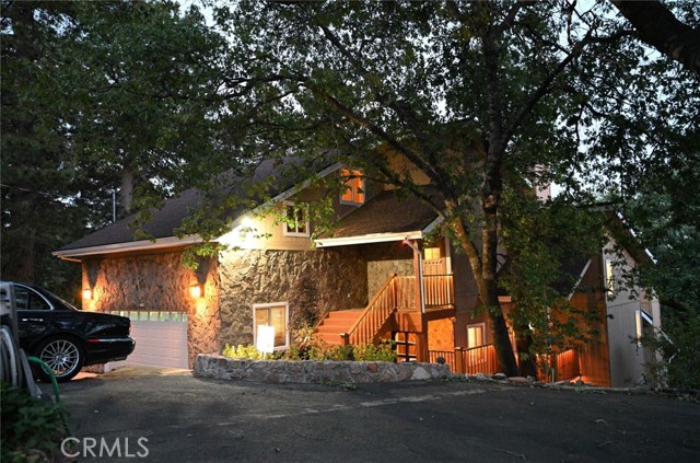 2461 Spring Oak Drive, Running Springs CA: https://media.crmls.org/medias/11cfb13d-e630-4edc-937f-3aef4f3a4f33.jpg