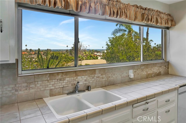 661 W 26th Street, San Pedro CA: https://media.crmls.org/medias/11d09ce8-016e-4fae-b2fa-05fddd366152.jpg