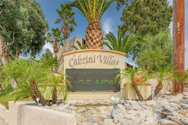 Detail Gallery Image 31 of 38 For 9555 via Venezia, Burbank,  CA 91504 - 3 Beds | 3 Baths