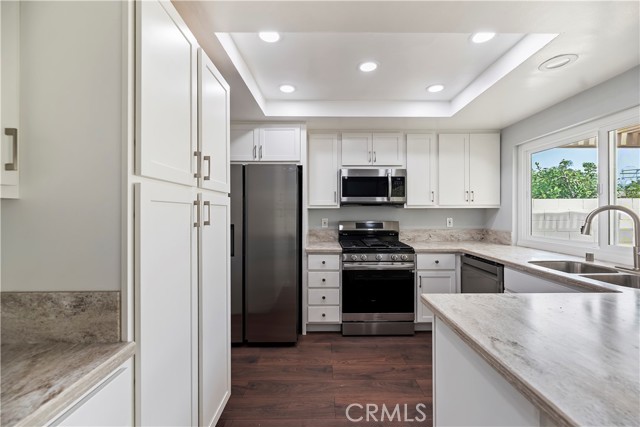 Detail Gallery Image 15 of 34 For 25075 Owens Lake, Lake Forest,  CA 92630 - 4 Beds | 3 Baths