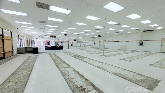  Commercial for Sale in Phelan, California