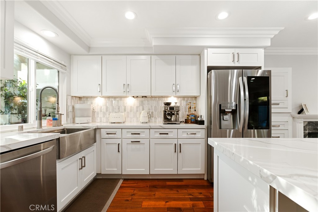 https://media.crmls.org/medias/11d107f0-9faf-4449-b5a9-0d483116a852.jpg?preset=X-Large