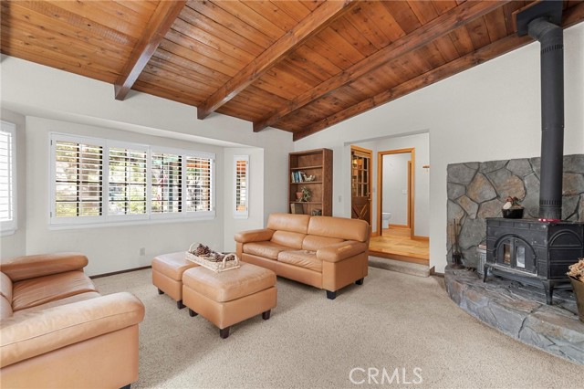 996 Eagle Road, Wrightwood CA: https://media.crmls.org/medias/11d12b47-3d2e-4bf5-bb63-59a6db44eb1e.jpg