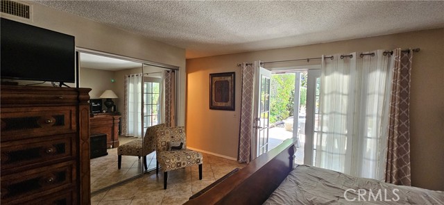 2242 Oak Crest Drive, Riverside CA: https://media.crmls.org/medias/11d30fbf-60b4-4283-a984-5b887db0fc76.jpg