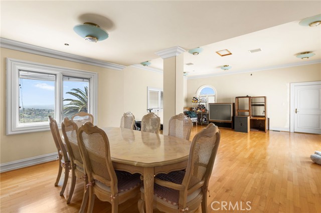 10219 Sunrise Lane, North Tustin CA: https://media.crmls.org/medias/11d34b2e-9be5-4908-8817-fd970ddaaefa.jpg