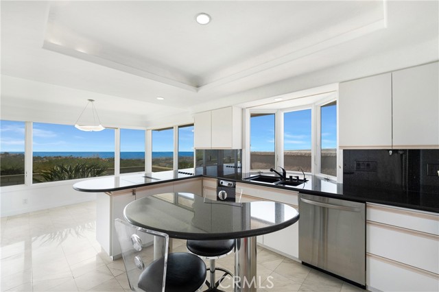 Detail Gallery Image 9 of 24 For 33 Montecito Dr, Corona Del Mar,  CA 92625 - 4 Beds | 2/1 Baths