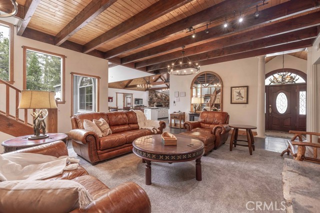 42385 Fox Farm Road, Big Bear Lake CA: https://media.crmls.org/medias/11d41213-7820-4f0c-8f83-2fc7e1b4e90e.jpg