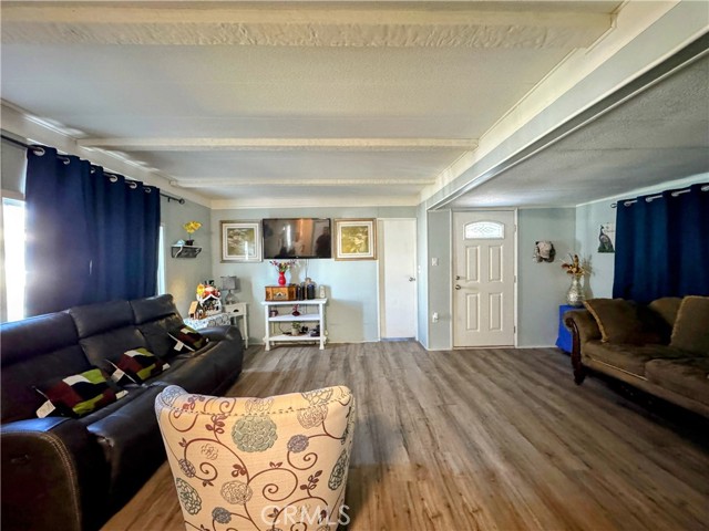Detail Gallery Image 4 of 15 For 3734 Pacific St #40,  Highland,  CA 92346 - 2 Beds | 1 Baths