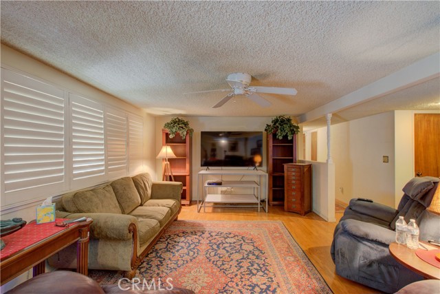 5900 Washington Road, Hughson CA: https://media.crmls.org/medias/11d43a0e-cf64-421d-a1e9-70c8ab5b8739.jpg