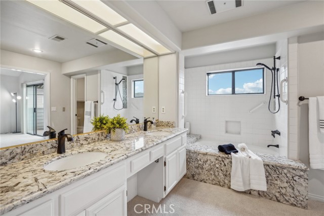 Detail Gallery Image 35 of 58 For 25 Lafayette Ct, Manhattan Beach,  CA 90266 - 2 Beds | 2 Baths