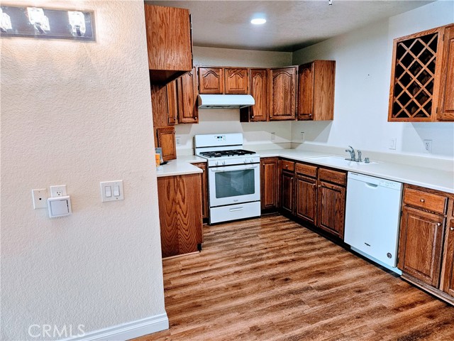 Detail Gallery Image 5 of 25 For 24410 Crenshaw Bld #123,  Torrance,  CA 90505 - 2 Beds | 2 Baths