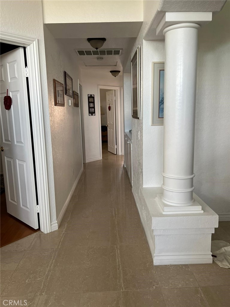 https://media.crmls.org/medias/11d58b62-c914-4f44-b223-393bc046d65c.jpg?preset=X-Large