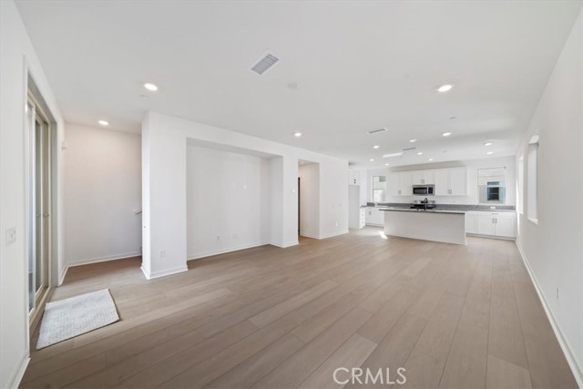 2561 Sprout Lane, Corona CA: https://media.crmls.org/medias/11d6cc26-33a9-4cbf-95dd-eba3340d33c7.jpg