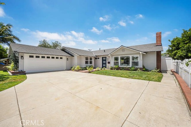 3221 Copa De Oro Drive, Los Alamitos CA: https://media.crmls.org/medias/11d719c5-f5ee-4424-8661-9d2259fa4b59.jpg