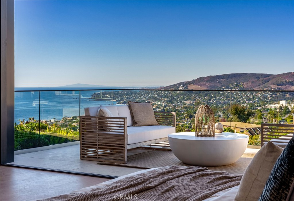 MLS #OC25242053 image #19