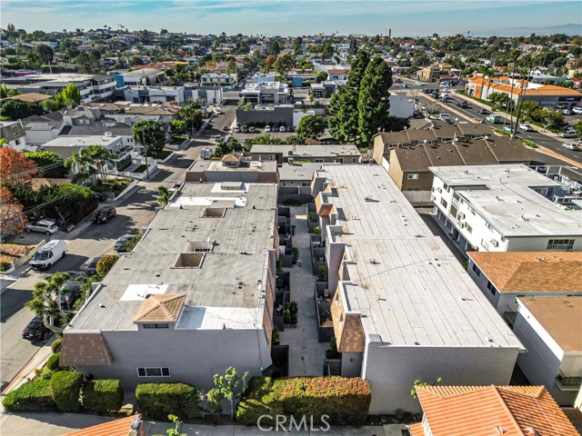 1155 11th Street, Manhattan Beach, California 90266, 3 Bedrooms Bedrooms, ,3 BathroomsBathrooms,Residential,Sold,11th,SB24140356