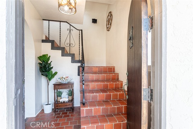130 Claremont Avenue, Long Beach CA: https://media.crmls.org/medias/11d8cd6b-e333-4069-9275-b87b97229ef6.jpg