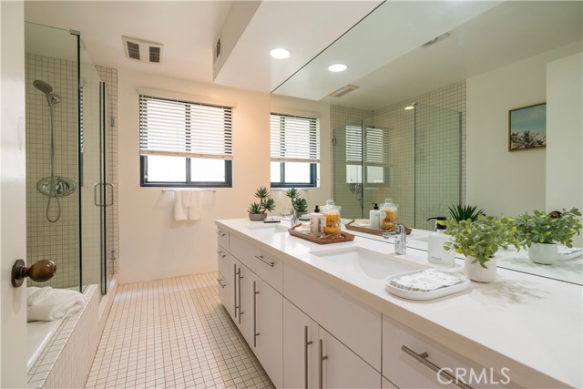 1401 Camden Avenue, Los Angeles CA: https://media.crmls.org/medias/11d9b1c7-45ce-432a-abc8-1e06492c95e2.jpg