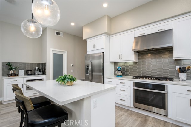 Detail Gallery Image 15 of 47 For 413 Transport, Tustin,  CA 92782 - 4 Beds | 4 Baths