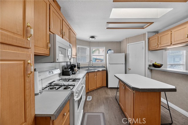 Detail Gallery Image 11 of 29 For 1445 W Florida #78,  Hemet,  CA 92543 - 3 Beds | 2 Baths