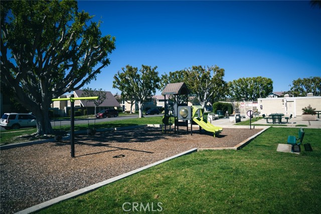 54 Oval Road, Irvine CA: https://media.crmls.org/medias/11db258d-570d-42af-8c25-abb98704f4a4.jpg