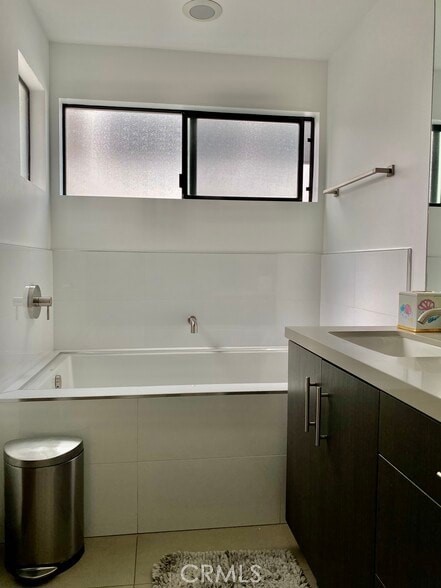 Image 5 of 26 For 121 Walnut Avenue