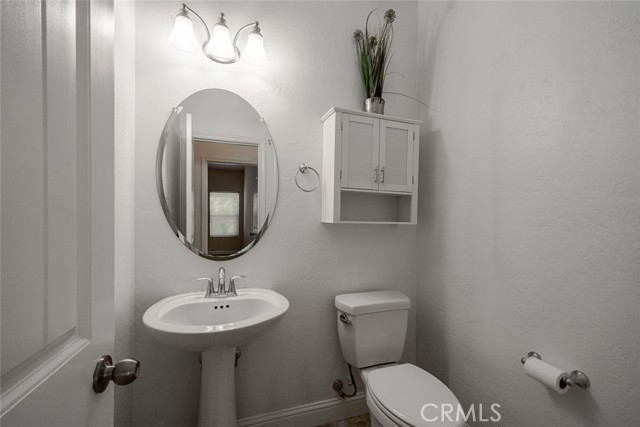 Detail Gallery Image 18 of 38 For 2027 W Babcock, Visalia,  CA 93291 - 4 Beds | 2/1 Baths