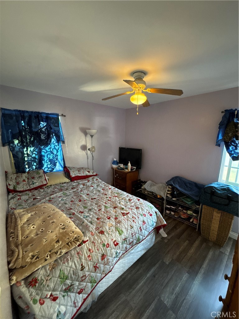 https://media.crmls.org/medias/11dc51b3-9f5e-42f4-9661-e45357e7b082.jpg?preset=X-Large