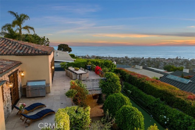 1330 Temple Hills Drive, Laguna Beach CA: https://media.crmls.org/medias/11dcafcd-efb7-42c4-8f30-12d44f0a6fd7.jpg