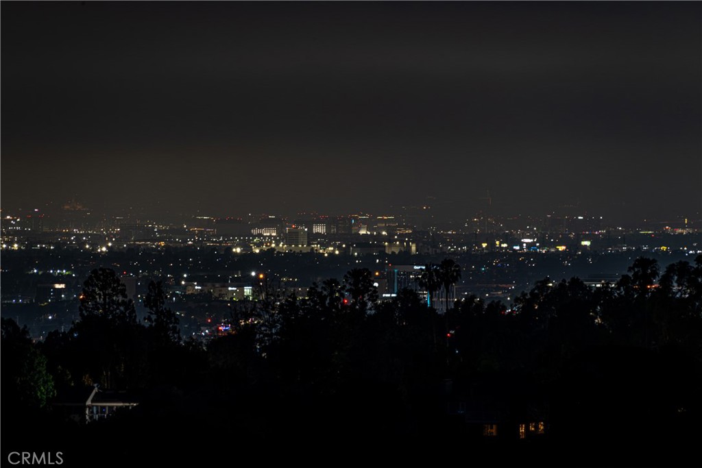 https://media.crmls.org/medias/11dd0c60-f2e2-46f8-b058-2c7aa3cb41bb.jpg?preset=X-Large