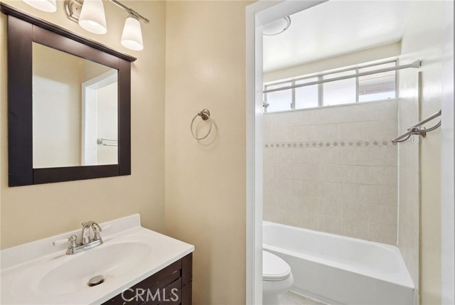 Detail Gallery Image 18 of 20 For 2201 Sonoma Ct, Thousand Oaks,  CA 91362 - 2 Beds | 1/1 Baths