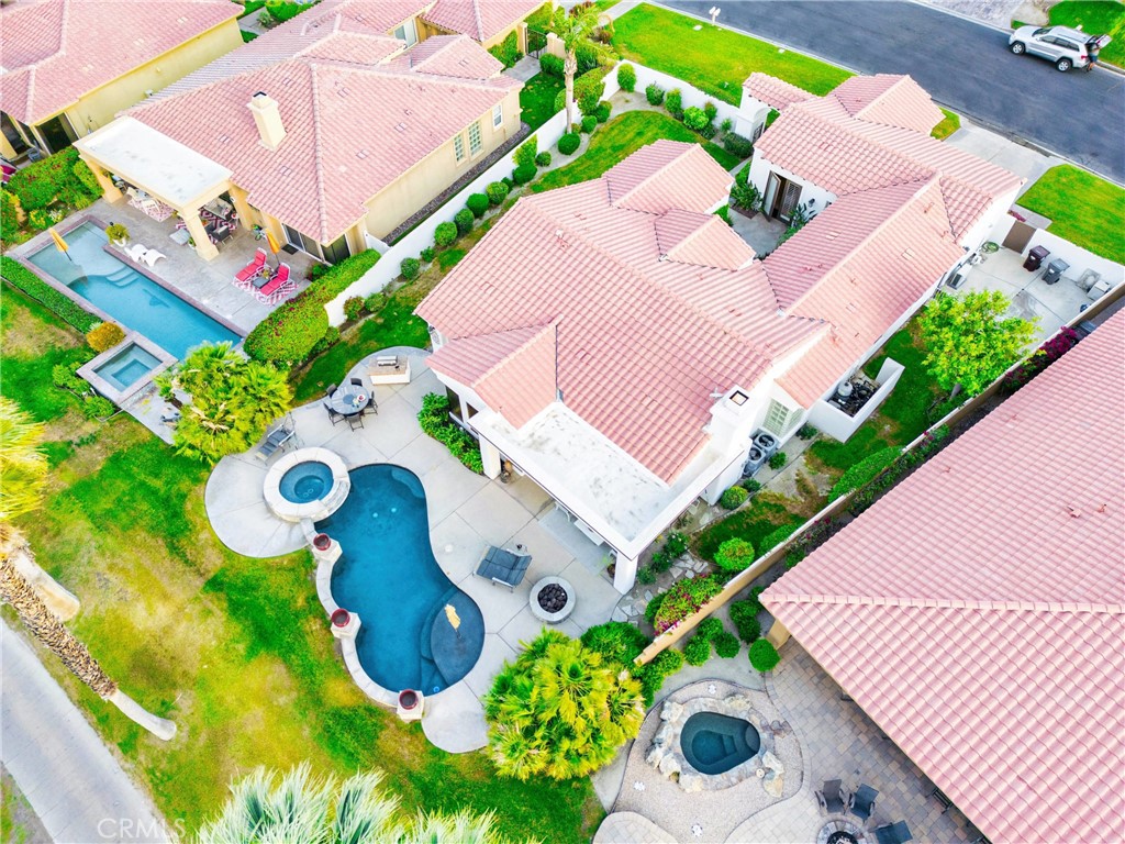 https://media.crmls.org/medias/11dda678-1c98-4310-848c-a19eb7c3784e.jpg?preset=X-Large
