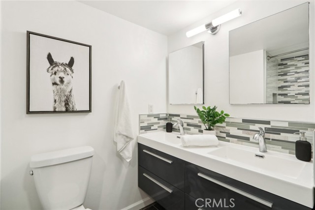 Detail Gallery Image 29 of 43 For 2909 Arizona Ave #3,  Santa Monica,  CA 90404 - 3 Beds | 2/1 Baths