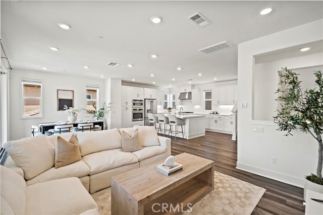 297 Lynx, Irvine CA: https://media.crmls.org/medias/11de0637-a2dd-47b9-ad2a-a97a7c5b4301.jpg