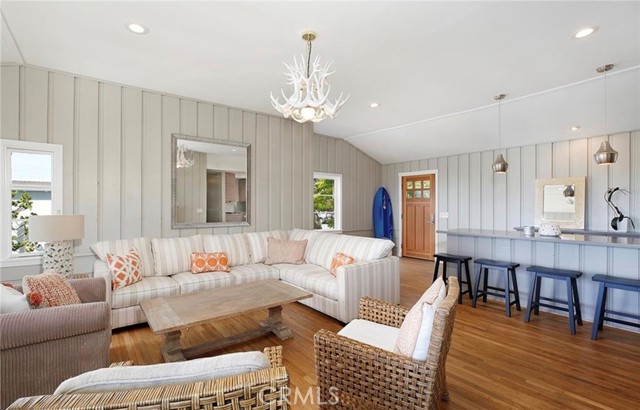 Detail Gallery Image 10 of 34 For 394 Moss St, Laguna Beach,  CA 92651 - 3 Beds | 2/1 Baths