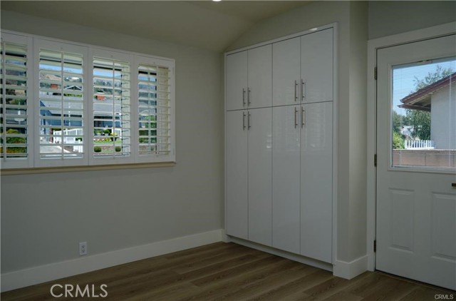 2031 Jolley Drive, Burbank CA: https://media.crmls.org/medias/11de7459-2229-4342-bf9a-20b504694471.jpg