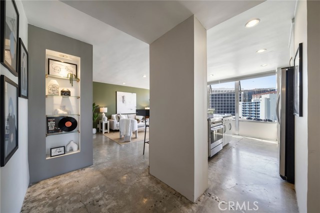 Detail Gallery Image 4 of 29 For 100 Atlantic Avenue #604, Long Beach,  CA 90802 - 2 Beds | 1 Baths